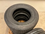 Minituur van 4x 315/70 R22.5 Retread Vrachtwagenband