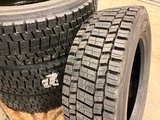 Minituur van 4x 295/60 R22.5 Hankook Retread Vrachtwagenband