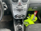 Miniaturansicht von 2011 Opel Corsa Pkw