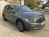 Miniaturansicht von 2023 Volkswagen Tiguan Pkw