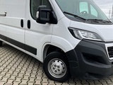 Minituur van 2023 Peugeot boxer lichte vracht - 27000km - 3pers - trekhaak