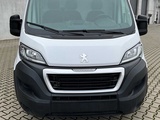 Minituur van 2023 Peugeot boxer lichte vracht - 27000km - 3pers - trekhaak