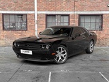 Minituur van Dodge Challenger SXT PLUS 3.6 V6 305pk 2015