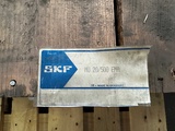 Minituur van Large SKF bearing NU20/500EMA