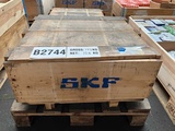 Minituur van 128 kg net large bearings from  SKF