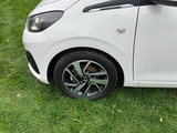 Miniaturansicht von 2017 Peugeot 108