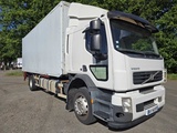 Minituur van 2010 Volvo FE260 - bakwagen met laadklep - 7.1L Diesel – Airco
