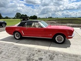 Minituur van Ford - Mustang cabrio - Oldtimer