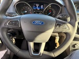 Minituur van 2016 Ford Focus Personenauto