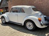 Minituur van 1978 Volkswagen Cabrio Kever 1.6 injectie white edition karmann Oldtimer