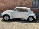 Minituur van 1978 Volkswagen Cabrio Kever 1.6 injectie white edition karmann Oldtimer