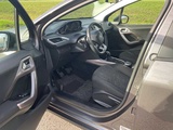 Miniaturansicht von 2014 Peugeot 2008 PKW