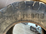 Minituur van Trelleborg TM900 710/75R42 Band, wiel en velg