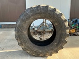 Minituur van Trelleborg TM900 710/75R42 Band, wiel en velg
