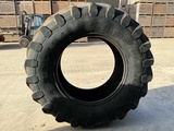 Minituur van Trelleborg TM900 710/75R42 Band, wiel en velg