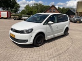 Minituur van 2015 Volkswagen Touran 2.0 TDI Comfl. BlueM Personenauto