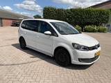 Minituur van 2015 Volkswagen Touran 2.0 TDI Comfl. BlueM Personenauto