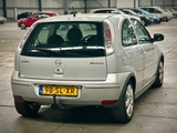 Minituur van Opel Corsa 1.4 16V Silverline, 98-SL-XR