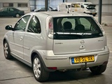 Minituur van Opel Corsa 1.4 16V Silverline, 98-SL-XR
