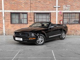 Minituur van Ford Mustang Cabriolet 4.0 V6 214pk 2005