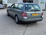Minituur van Volkswagen Passat Variant 1.9 TDI Turijn Sport, 91-PX-KR
