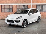 Minituur van Porsche Cayenne Turbo 4.8 V8 500hp 2013 OEM Sport Design 500pk 2013