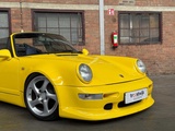 Minituur van Porsche 911 964 Carrera Cabrio 250pk 1992 Youngtimer