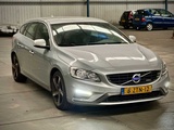 Minituur van Volvo V60 1.6 T3 R Design Automaat; 8-ZTN-12