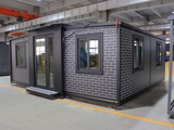 Minituur van 2025 Rhino Houses 36,5 m2 2 slaapkamers, badkamer en keuken Mobiele woonunit / Tiny house