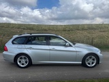 Minituur van BMW 3-serie Touring 318i Business Line 36-PTT-9