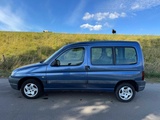 Miniaturansicht von Peugeot Partner 1.8 Combispace PKW 88-DX-XV
