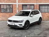 Minituur van Volkswagen Tiguan 1.4 TSI Comfortline Business 125pk 2017, L-861-HP