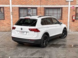 Minituur van Volkswagen Tiguan 1.4 TSI Comfortline Business 125pk 2017, L-861-HP