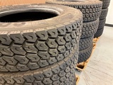 Miniaturansicht von 12x 275/70 R22.5 Continental LKW Reifen