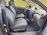 Miniaturansicht von Toyota Yaris 1.0 VVT-i 8-TGD-73