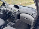 Miniaturansicht von Toyota Yaris 1.0 VVT-i 8-TGD-73