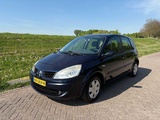 Miniaturansicht von Renault Scénic 1.6 16V Business Line, 88-GKH-4