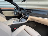 Minituur van BMW 520i Touring High Executive Automaat; HV-545-J