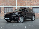Minituur van Porsche Cayenne Turbo 4.8 V8 493pk 2010
