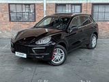 Minituur van Porsche Cayenne Turbo 4.8 V8 493pk 2010