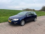 Minituur van VolkswagenPassat Variant 2.0 FSI Highline Airco Cruise Navi Leder, 01-XL-HP
