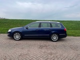 Minituur van VolkswagenPassat Variant 2.0 FSI Highline Airco Cruise Navi Leder, 01-XL-HP