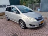 Miniaturansicht von Opel Zafira 2.2 Cosmo Klimaautomatik Navi 7Pers, 06-GKG-1