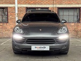 Minituur van Porsche Cayenne 4.8 V8 S 405pk 2013