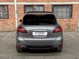 Minituur van Porsche Cayenne 4.8 V8 S 405pk 2013