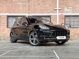 Minituur van Porsche Cayenne Turbo 4.8 V8 500pk 2011, TB-959-G