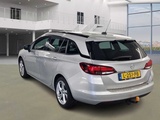 Minituur van Opel Astra Sports Tourer 1.2 Ed. 2020 ; L-251-PB