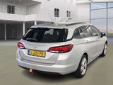 Minituur van Opel Astra Sports Tourer 1.2 Ed. 2020 ; L-251-PB