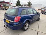 Minituur van Opel Astra Wagon 1.6 Essentia Airco 73-RJ-PN