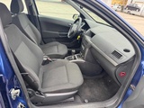 Minituur van Opel Astra Wagon 1.6 Essentia Airco 73-RJ-PN